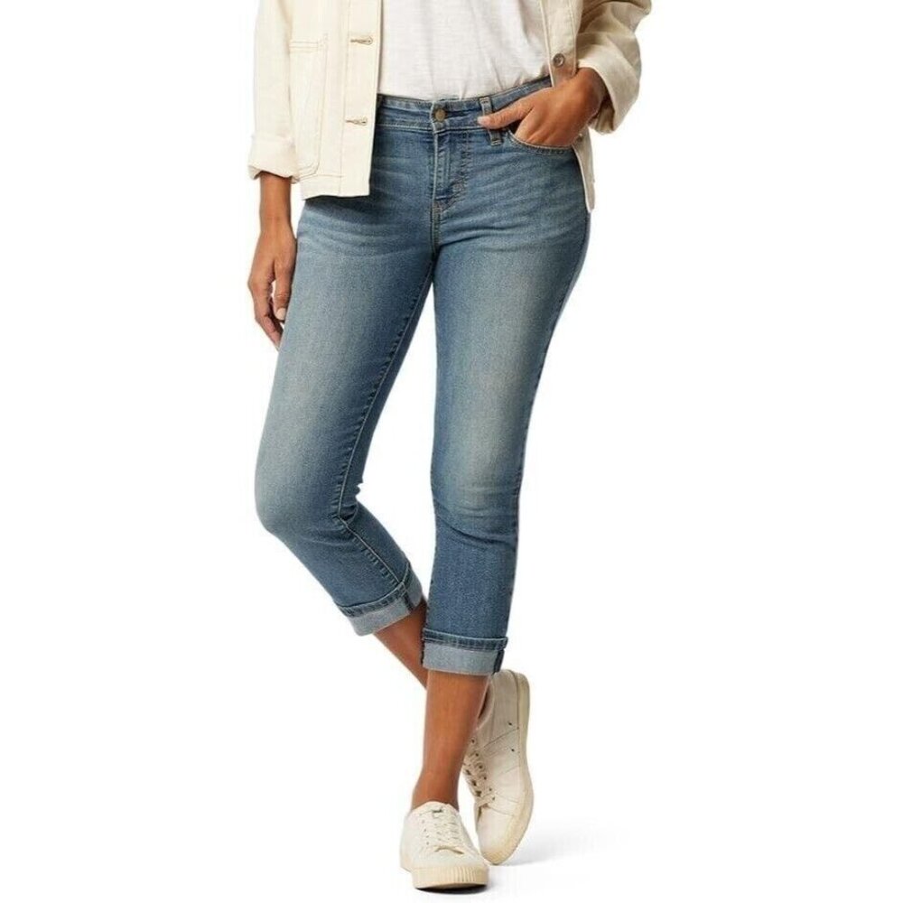Signature by Levi Strauss Women's Mid-Rise Slim Fit Capris Blue Ice - Size 12